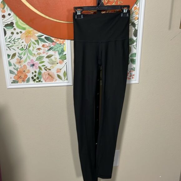 Lululemon Mapped Out High-Rise Tight 28"
Black / Black size 2 - Picture 11 of 11